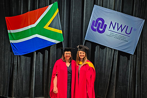 Dr Carli D'Alebout & Prof Liesl van der Merwe Photo of Dr Carli D'Alebout & Prof Liesl van der Merwe